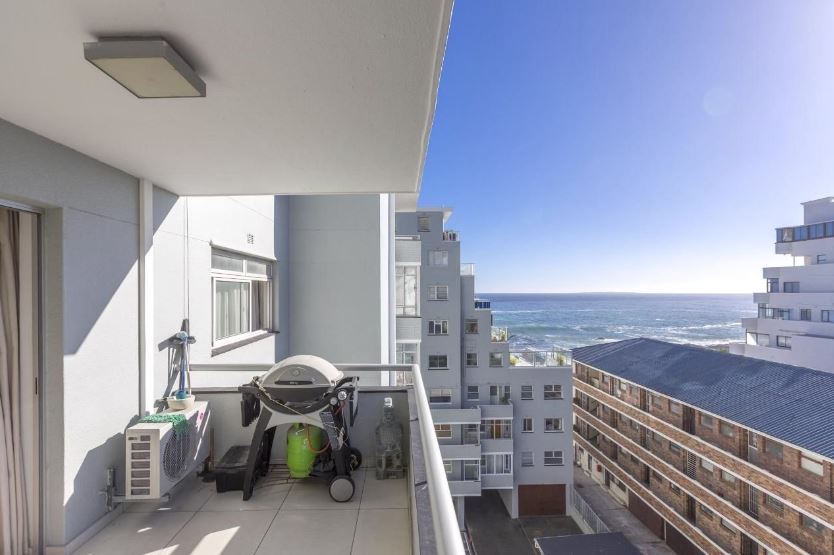 2 Bedroom Property for Sale in Sea Point Western Cape